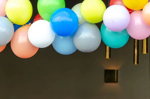 Πολύχρωμα Μπαλόνια Διακόσμηση Για Κόμμα Στην Κορυφή Αντίγραφο Χώρου — Φωτογραφία Αρχείου
