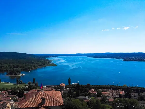 Maggiore Gölü manzarası