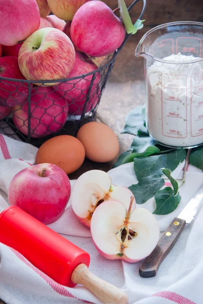 Fare torta di mele fatta in casa — Foto Stock