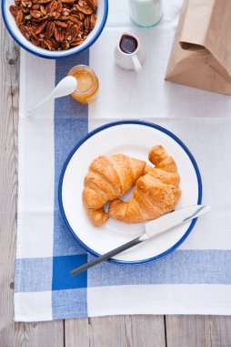 Continental Kahvaltı - kruvasan