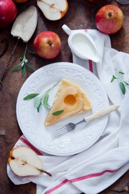 Ev yapımı armut Tart