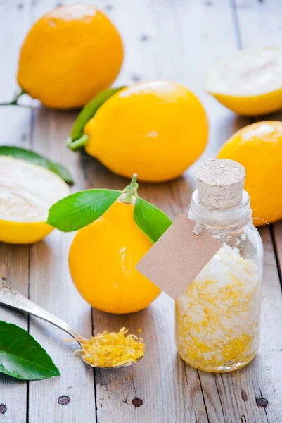 Limones orgánicos frescos — Foto de Stock