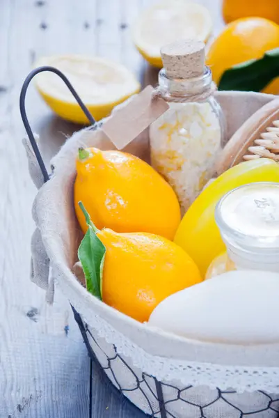 Basket Lemon Spa — Stock Photo, Image