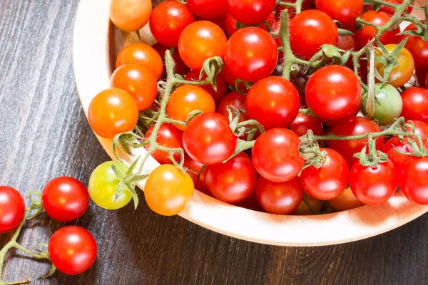 Olgun Kiraz domates ile büyük tabak