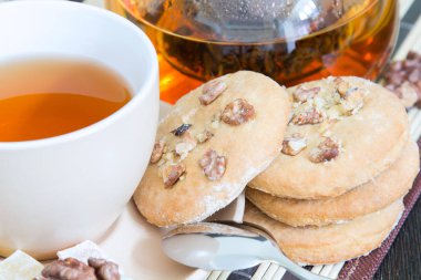 Yığınıyla kokulu siyah çay bisküvi