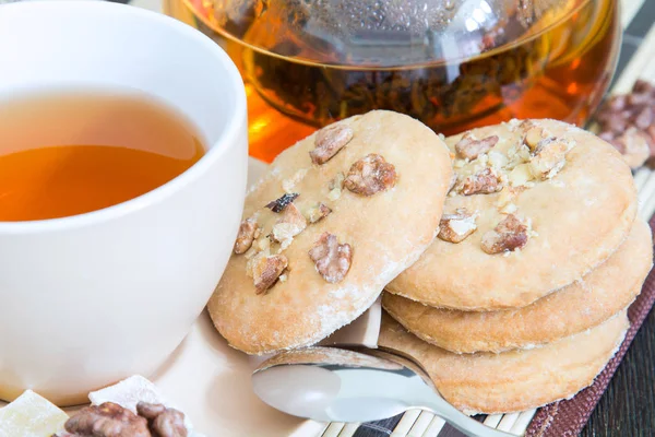 Yığınıyla kokulu siyah çay bisküvi