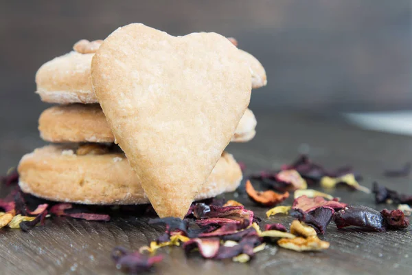 kalp şeklinde ev yapımı kurabiye