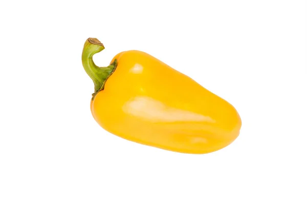 Желтый перец на белом фоне — стоковое фото