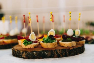 caterin service wiyh bussines