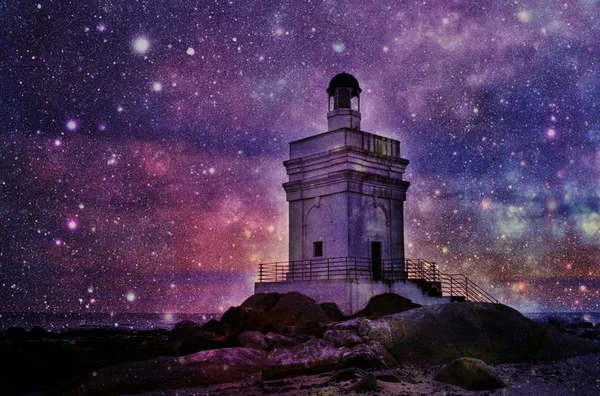 Deniz feneriyle manzara — Stok fotoğraf