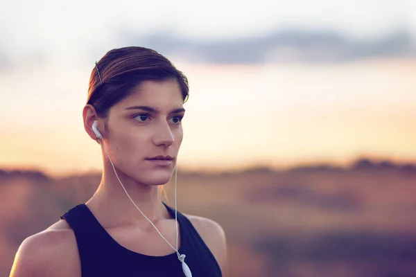 Joven mujer deportiva — Foto de Stock