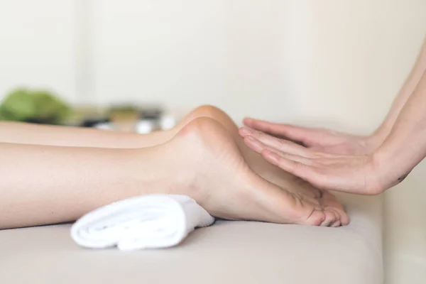 Woman having massage in spa — Stock Photo, Image