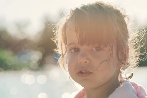 Little girl outdoors — Stock Photo, Image