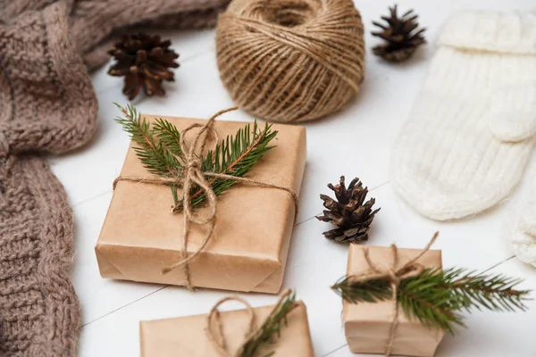 Noel ve yeni yıl kavramı. Farklı dekorasyon. Görünümü kapatın