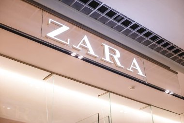 Minsk, Belarus - 16 Aralık 2019 Zara alışveriş merkezi logosu