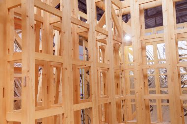 Yeni inşaat iskeleti. Bağlama ünitesini kapat