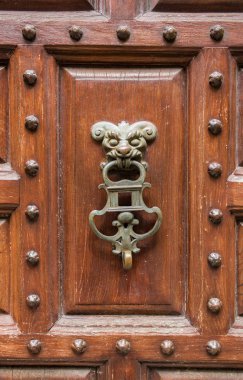 metal kapı tokmağı.