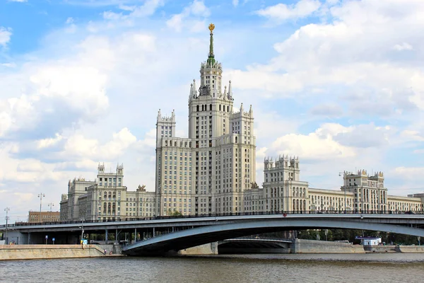 Stalin gökdelen Moskova