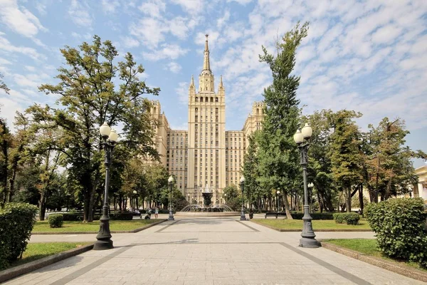 Stalin gökdelen, Moskova