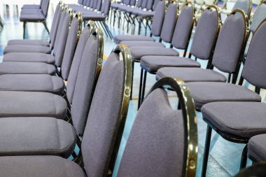 Spor salonu koltuklarda