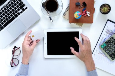 Adam el boş ekran tablet kullanma