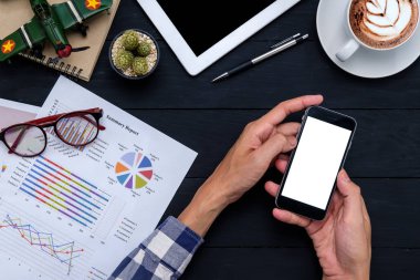 İşletme belgesi üzerinde ofis masaları