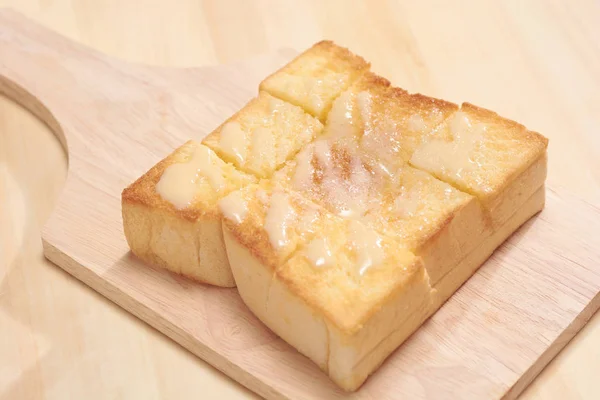 Tereyağlı ve Şekerli Tost   