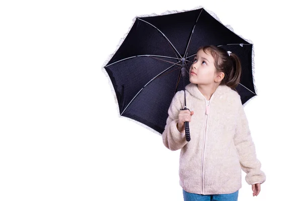 Niña Con Paraguas Negro Sobre Fondo Gris — Foto de Stock