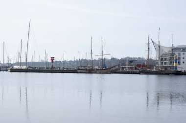 Sabah eski Avrupa şehrinden açık deniz ulaşımı