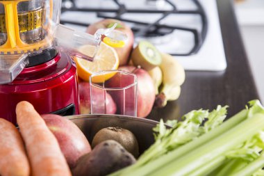 taze güzel parlak sebze ve meyveler Meyve suyu hazırlama