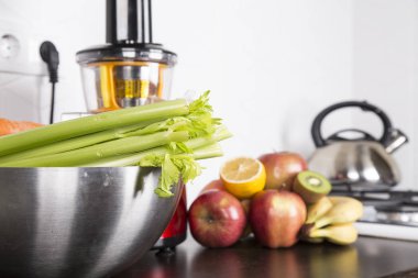 taze güzel parlak sebze ve meyveler Meyve suyu hazırlama