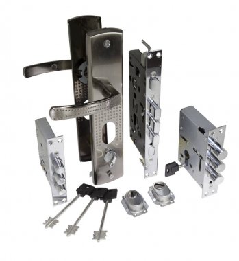 Yakın çekim bak evde kapı yüksek güvenlik kilidi