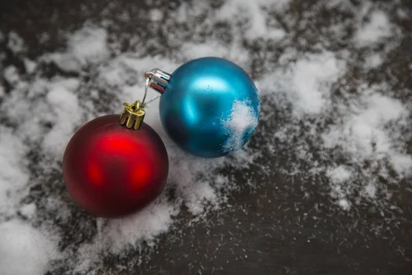 Decoraciones Árbol Navidad Sobre Fondo Madera Nieve — Foto de Stock