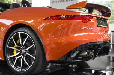 Torino, İtalya - Haziran 9, 2016 A Jaguar F-tipi Svr Turin sergilenen açık hava araba Fuarı