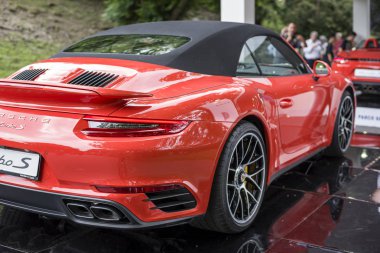 Torino, İtalya - 9 Haziran 2016 A Porsche 911 Turbo S Turin sergilenen açık hava araba gösterisi