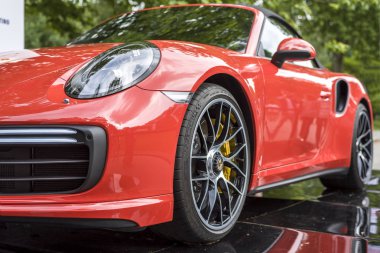 Torino, İtalya - 9 Haziran 2016 A Porsche 911 Turbo S Turin sergilenen açık hava araba gösterisi