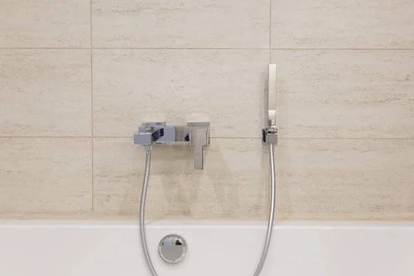 욕실 인테리어입니다. 샤워 믹서 — 스톡 사진