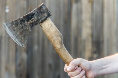 yaşlı adamın eli AX'te yakın çekim