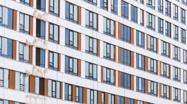 Ufa, Rusya - 21 Mayıs 2016: İdil kulesi. bina inşaat altında bir cam cephe