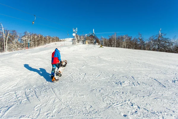 yamaç yürümeye snowboarder