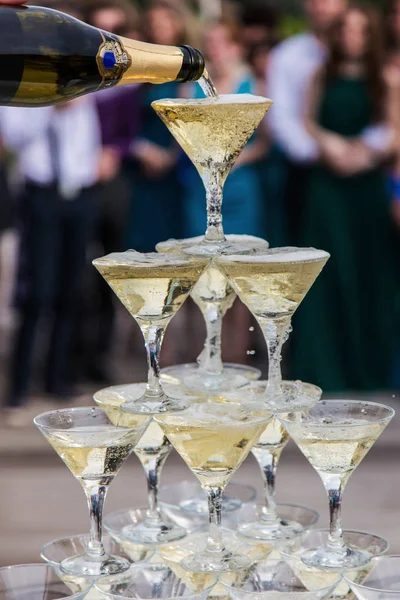 Copas de champán en una recepción de gala en el restaurante — Foto de Stock