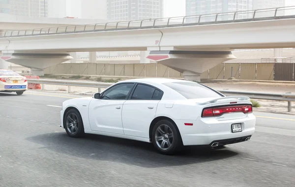 Dubai, UAE February 20, 2018: Car drive on the city highway — Stock Photo, Image