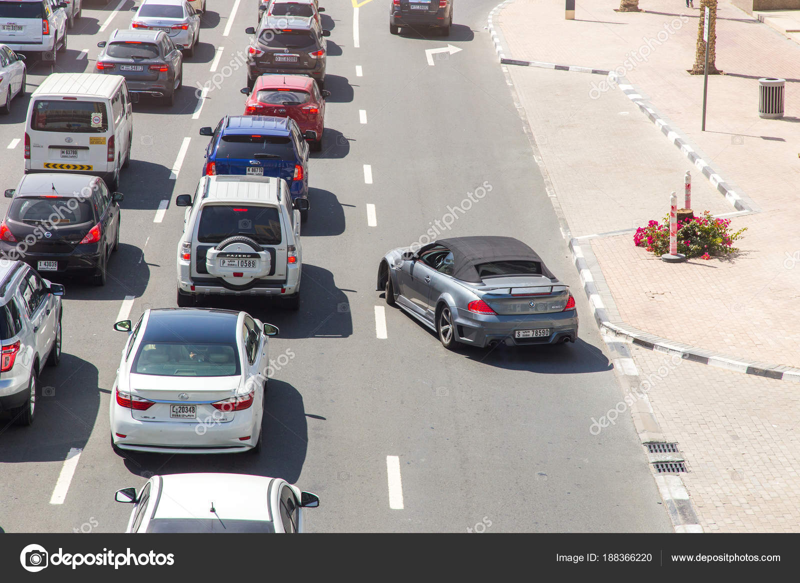 Bir araba için bir reklam gönderin - modern bir yol Bir araba için bir reklam gönderin - modern bir yol