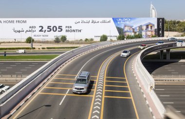 Dubai, Birleşik Arap Emirlikleri 14 Şubat 2018: yol kavşak şehir karayolunda