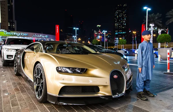 Dubai Emirados Árabes Unidos Fevereiro 2018 Bugatti Chiron Estacionamento Estacionamento — Fotografia de Stock