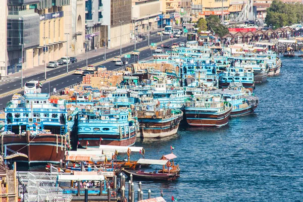 Dubai Uae February 2018 Lot Trading Boats Ships Old River — Stock Photo, Image
