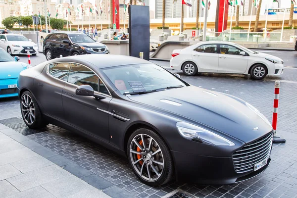 Дубай Оаэ Февраля 2018 Года Суперкар Aston Martin Парковке — стоковое фото