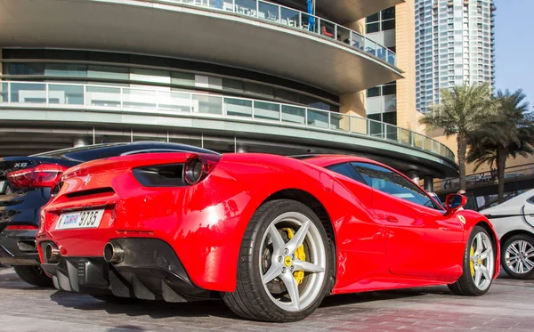 Dubai Emirados Árabes Unidos Fevereiro 2018 Ferrari 458 Vermelho Estacionamento — Fotografia de Stock
