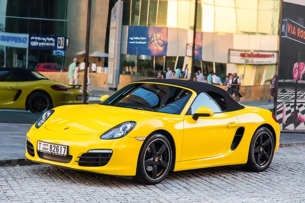 Dubai Emirati Arabi Uniti Febbraio 2018 Yellow Porshe Una Strada — Foto Stock