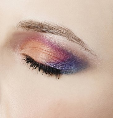 göz rengi göz farı ile